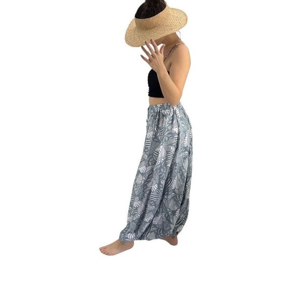 Apau ~ Gender Fluid Alladin Gypsy Pants Gray White Tropical Floral Leaf Design - Picture 9 of 16